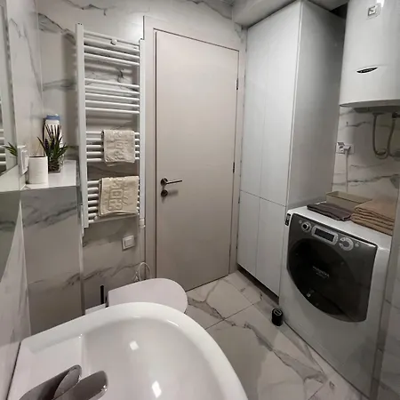 아파트 Bright & With View *