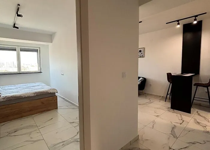 Bright & With View 아파트 스코페