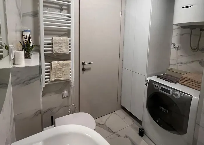 아파트 Bright & With View *